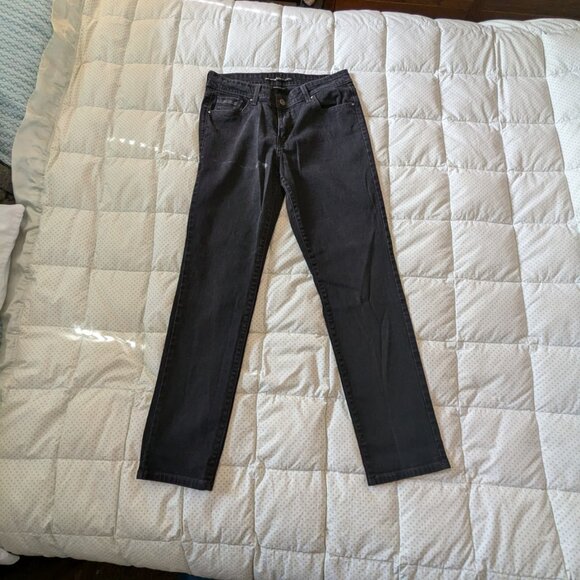 Black Levi's Mid-Rise Skinny - Picture 5 of 7